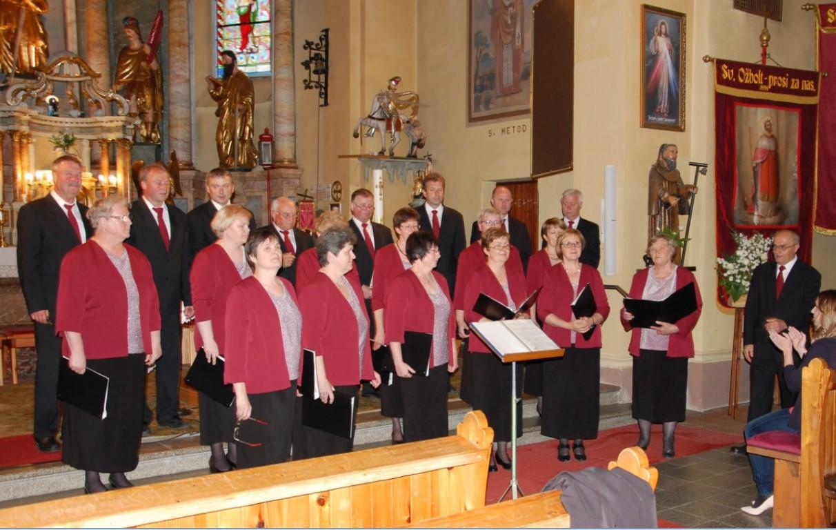 Majniški koncert v cerkvi sv. Ožbolta v Črni na Koroškem (FOTO)