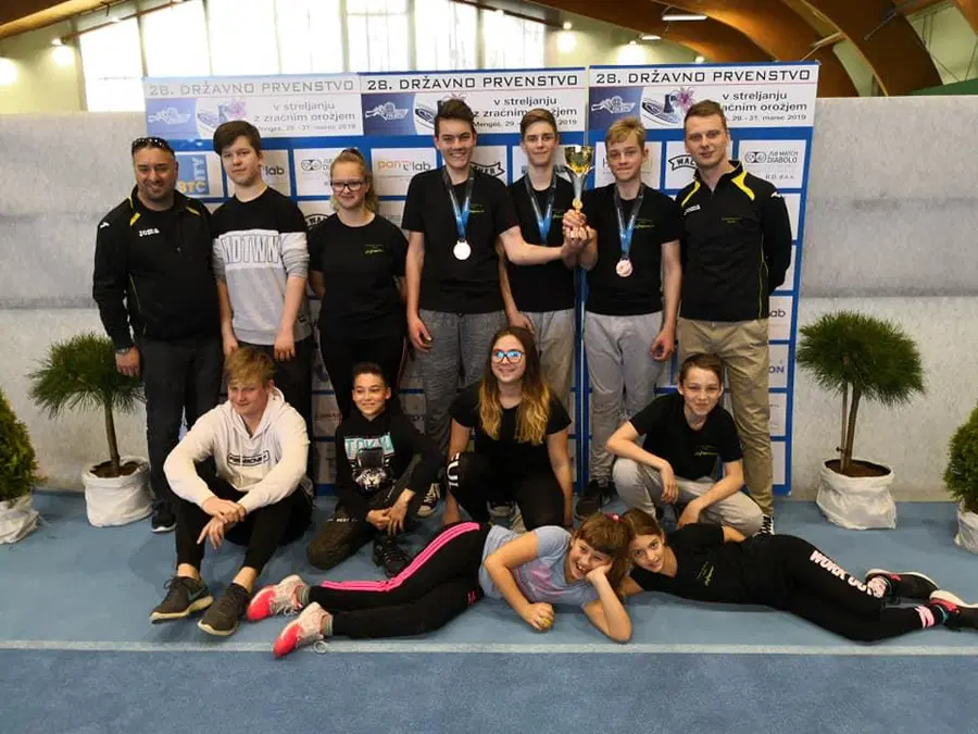 Mlade strelke in strelci Strelskega društva Dolič med najboljšimi v državi (FOTO)