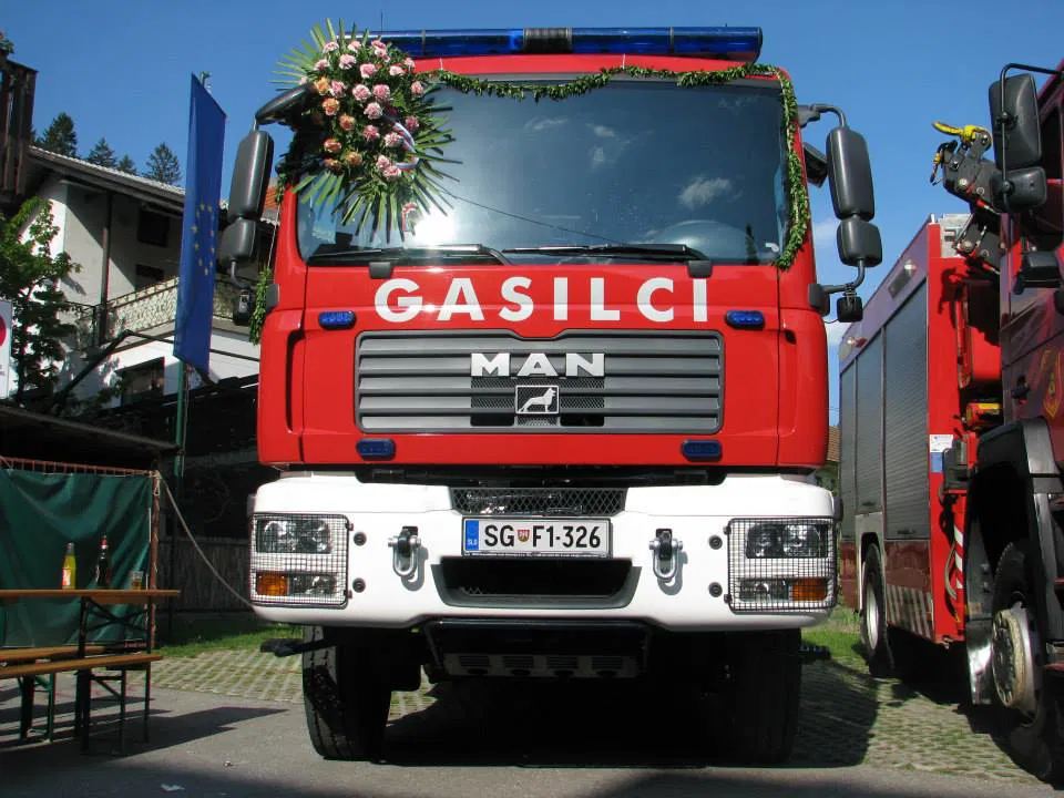 Mladi radeljski gasilci bodo prali avtomobile. Do dodatnih sredstev jim lahko pomagate tudi vi.