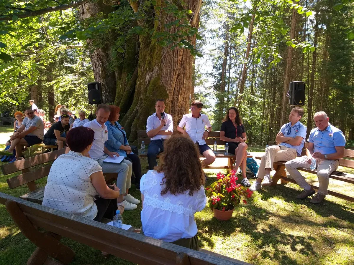 Srečanje pod Najevsko lipo s poklonom 30-letnici samostojne Slovenije, slavnostni govornik bo predsednik Pahor