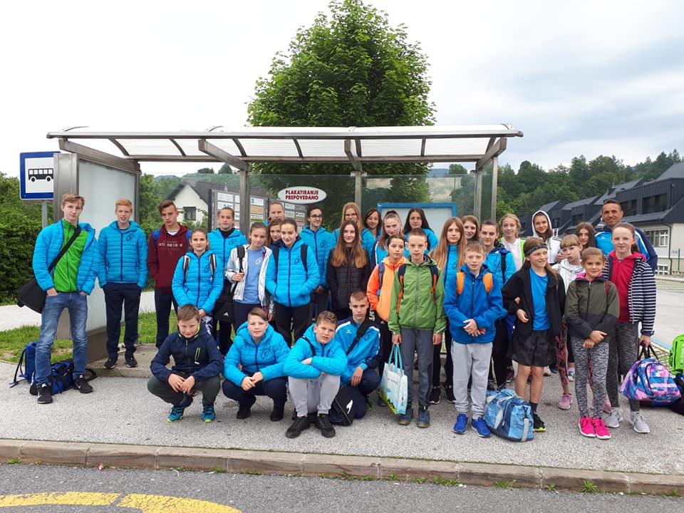 Atleti in atletinje AK Slovenj Gradec v Kranju do sedmih medalj in več osebnih rekordov (FOTO)