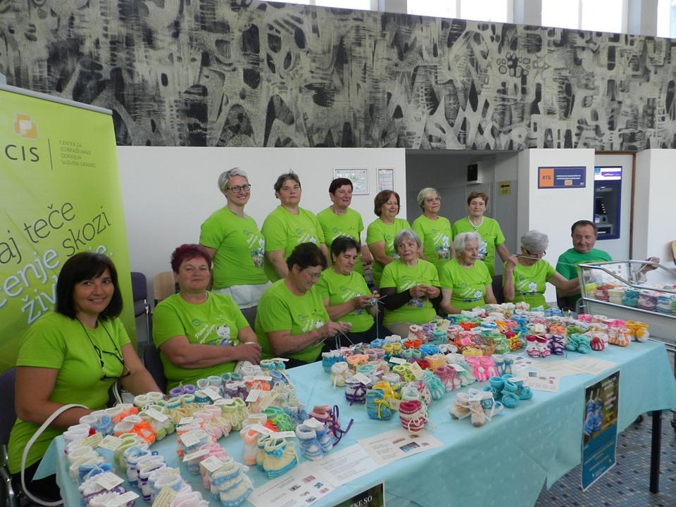 Muce copatarice SB Slovenj Gradec predale copatke za novorojenčke