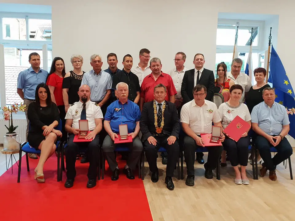 Na Muti slavnostno predali obnovljene prostore občinske stavbe