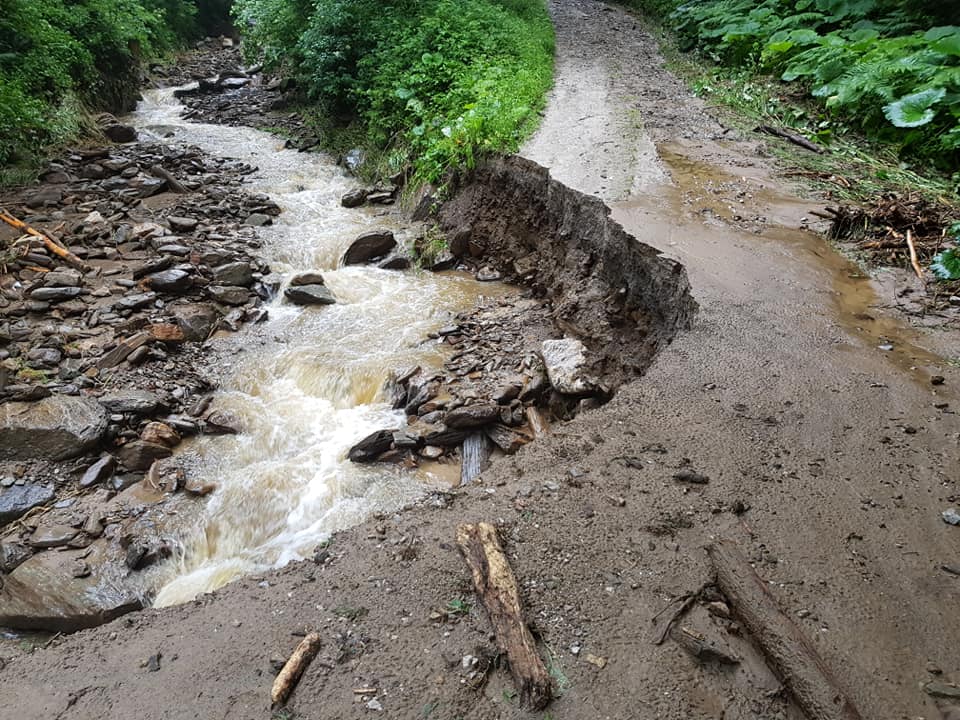Hudo neurje v Mislinji povzročilo za milijon evrov škode. Na Prevaljah škoda na infrastrukturi še ni ocenjena (FOTO)