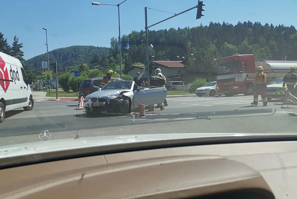 V Velenju voznik z 2,7 promila alkohola v krvi povzročil hudo prometno nesrečo