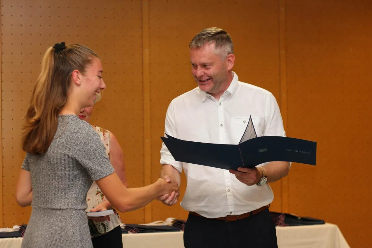 FOTOGALERIJA: Slovenjgraški župan podelil priznanja najuspešnejšim šolarjem