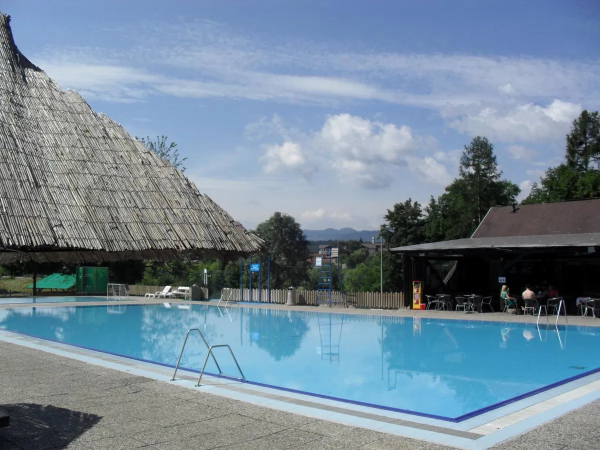 Imate že pripravljene kopalke? Letno kopališče Slovenj Gradec odpira svoja vrata