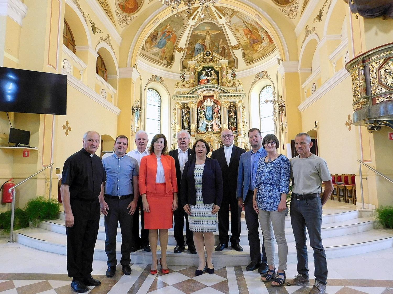 Z Mohorjevo mašo so na Prevaljah obeležili 100. obletnico prihoda Mohorjeve družbe iz Celovca na Prevalje (FOTO)