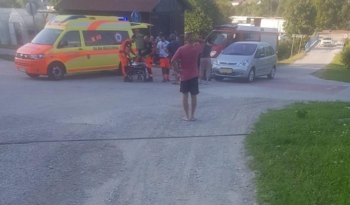 V Slovenj Gradcu trčila avto in skuter