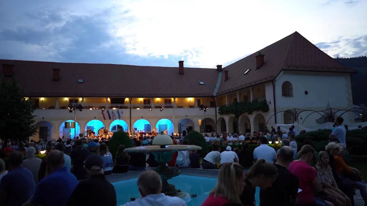Poletje v Slovenj Gradcu: v soboto smo prisluhnili dvema koncertoma pod zvezdami (FOTO)