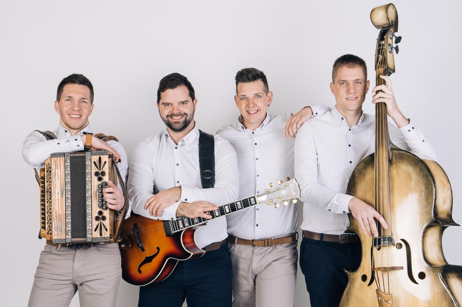 Smehovci to poletje navdušujejo s Fino Nino (FOTO in VIDEO)