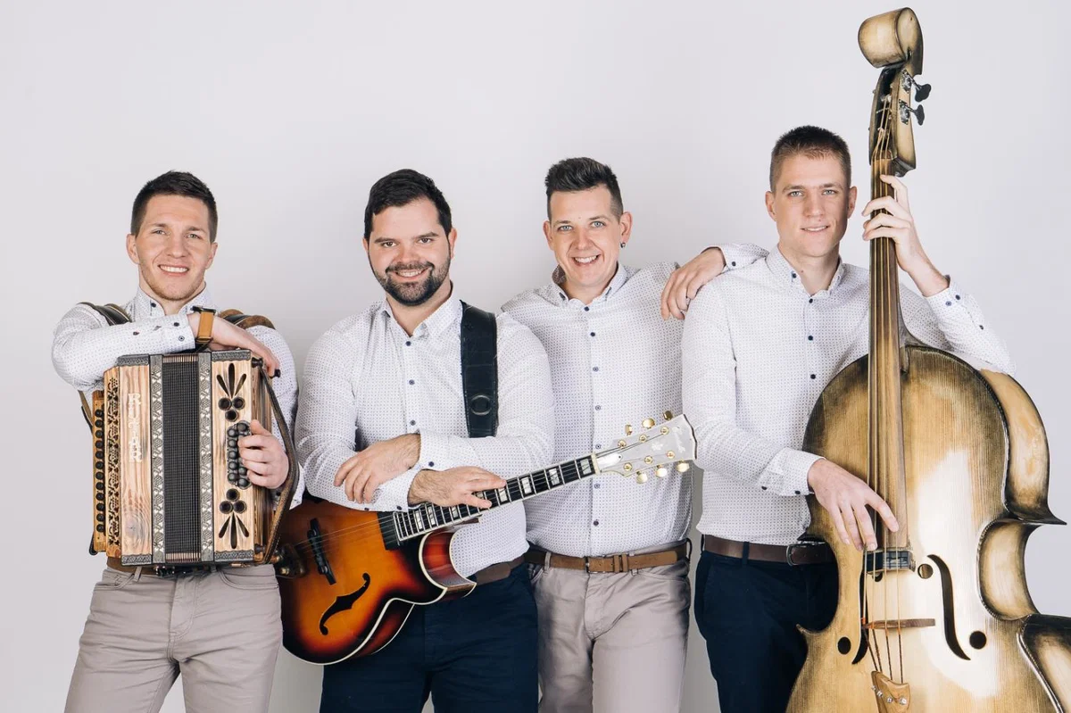 Smehovci to poletje navdušujejo s Fino Nino (FOTO in VIDEO)