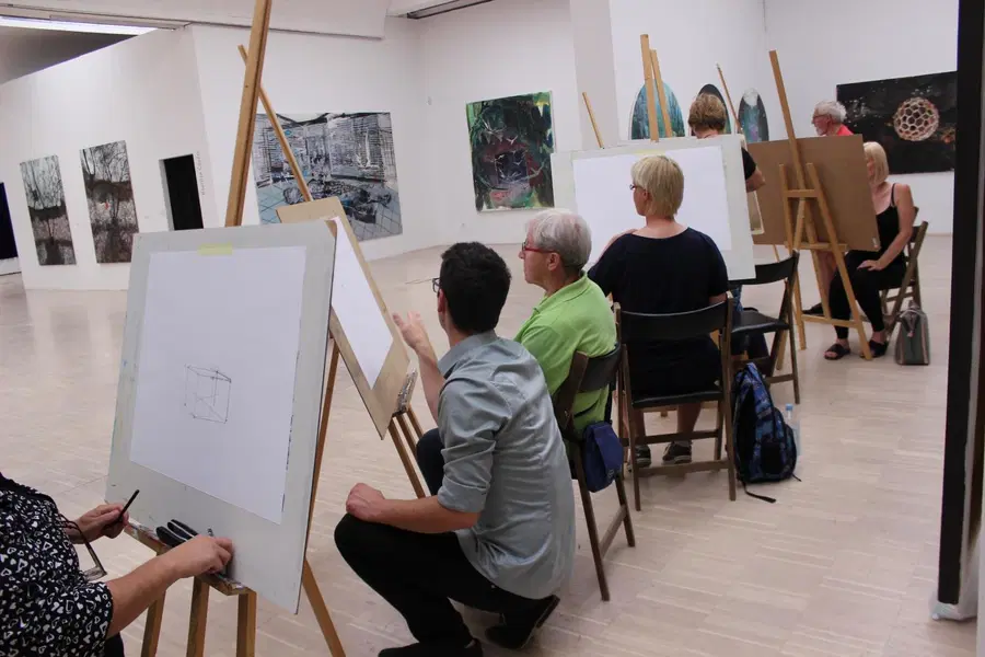 V KGLU uspešno zaključili Likovno šolo Karla Pečka in nadaljujejo s poletnimi Bernekerjevimi ustvarjalnicami  (FOTO)