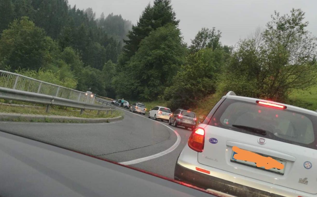 Včerajšnji nesreči v Mislinji je botrovala neprilagojena hitrost