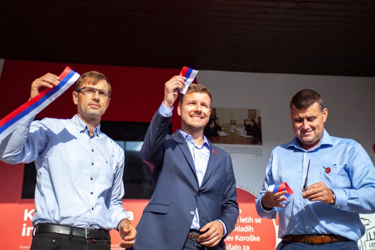 Na Ravnah odprli informacijski center Mladinske iniciative za 3. razvojno os (AVDIO in FOTO)