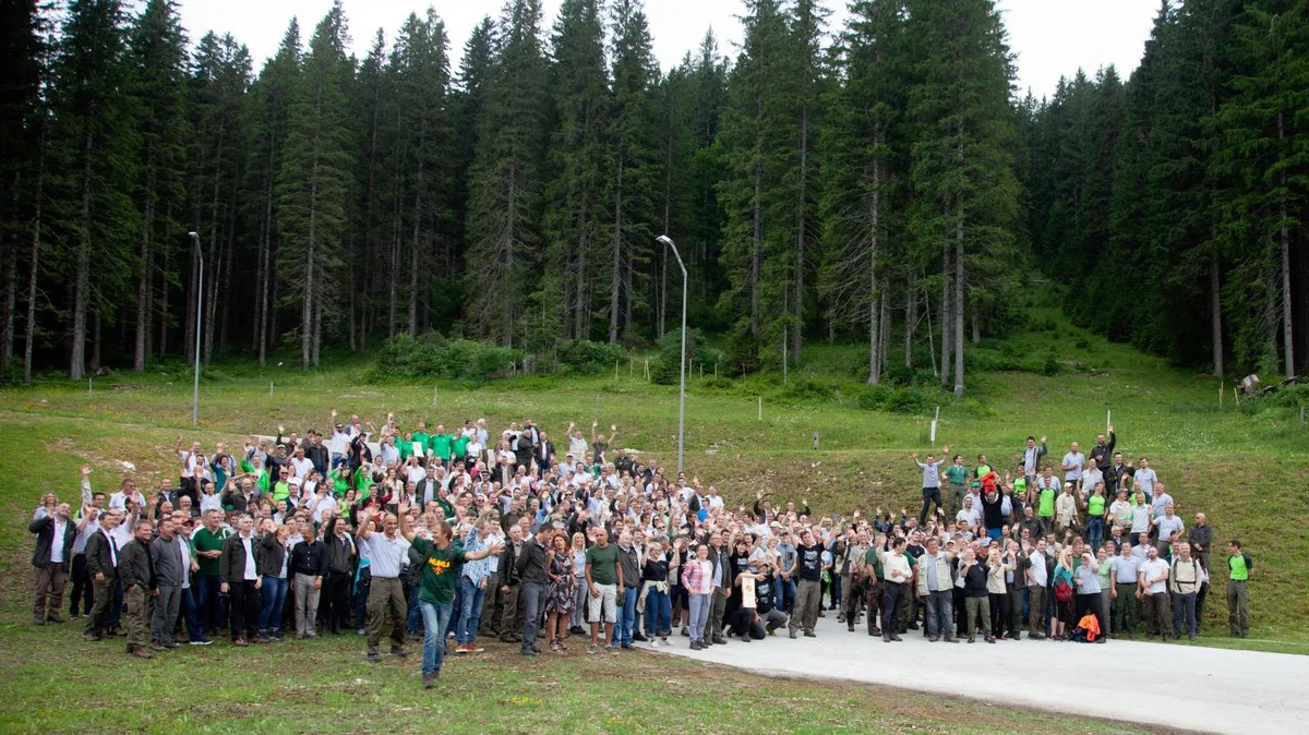 Ekipa ZGS OE Slovenj Gradec na srečanju gozdarjev na Pokljuki osvojila tretje mesto