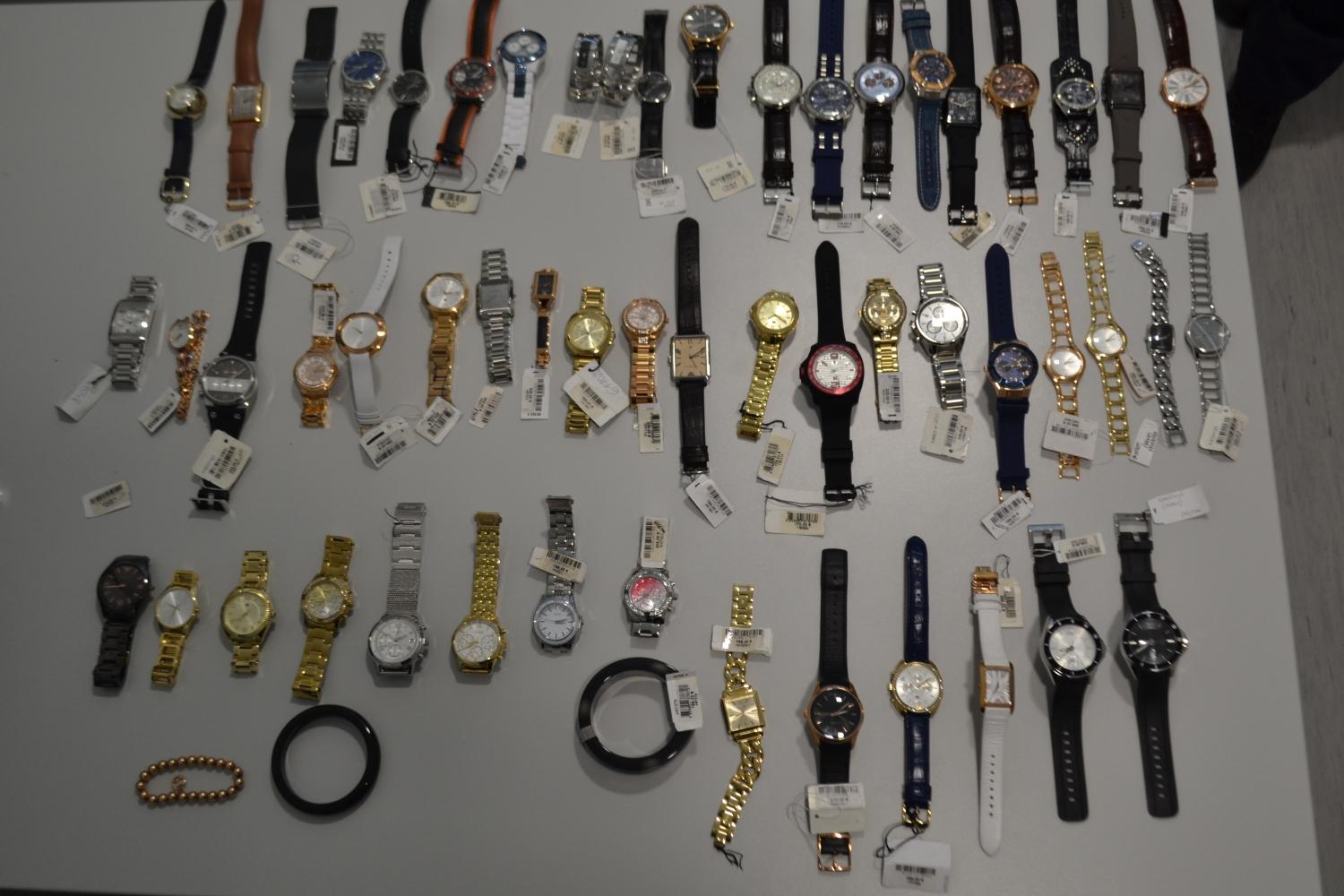 Policisti so prijeli tri Romune, ki so osumljeni številnih tatvin in vlomov na območju Slovenije