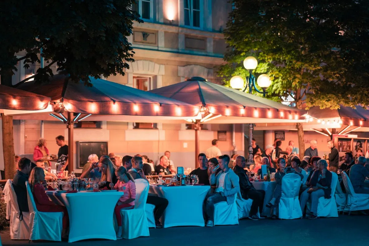 Odgovori na najpogostejša vprašanja glede sprejetega Odloka o začasni prepovedi prodaje blaga in storitev