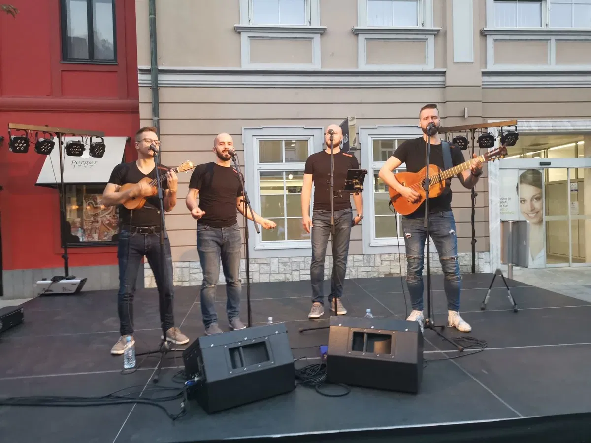 "Poletje v mestu" bodo otvorili Kvatropirci