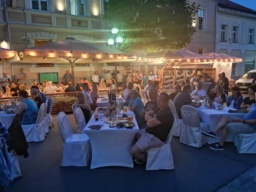 Bomo Korošci že v naslednjih dneh lahko sedeli na terasah gostinskih lokalov?