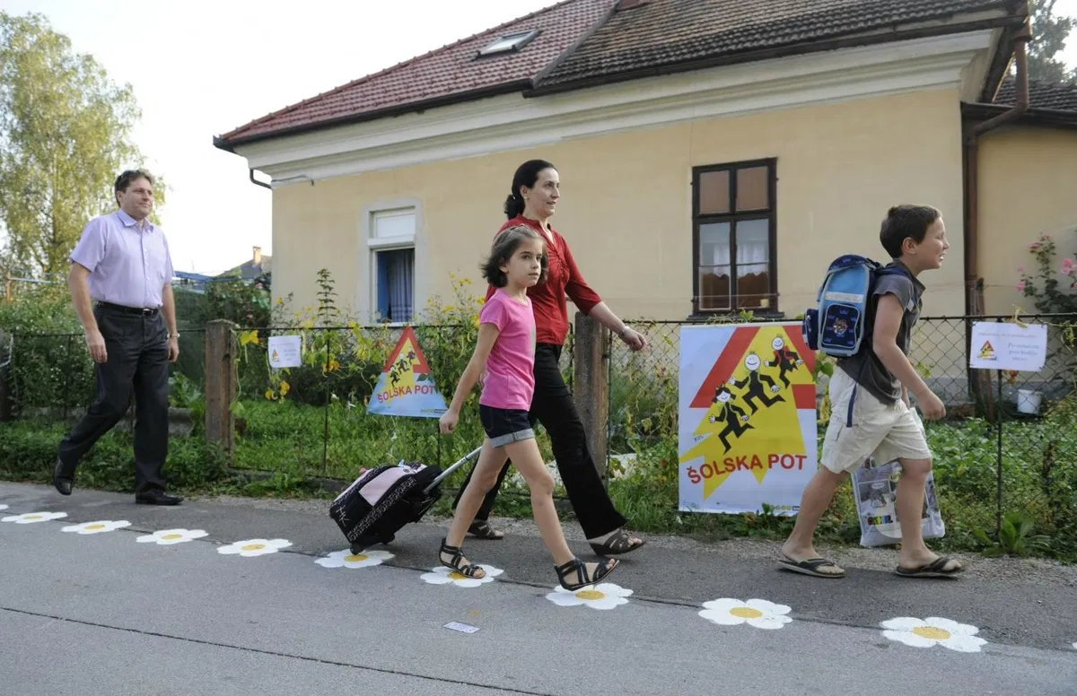 Minister Pikalo poziva delodajalce: "Zaposlenim omogočite, da na prvi šolski dan izkoristijo pravico do dopusta"