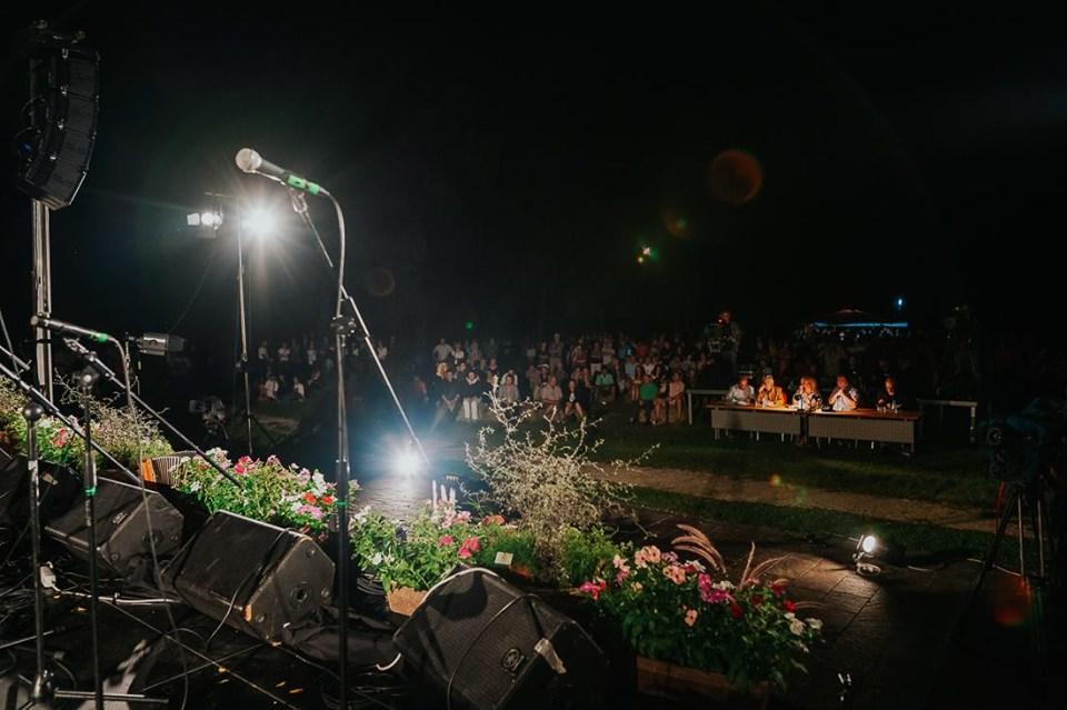 3. festival Guštanj napoveduje vrhunsko glasbo, okusno "koroško košto", pravo "gavdo", z malo sreče pa lahko osvojite tudi Citroën ali Peugeot