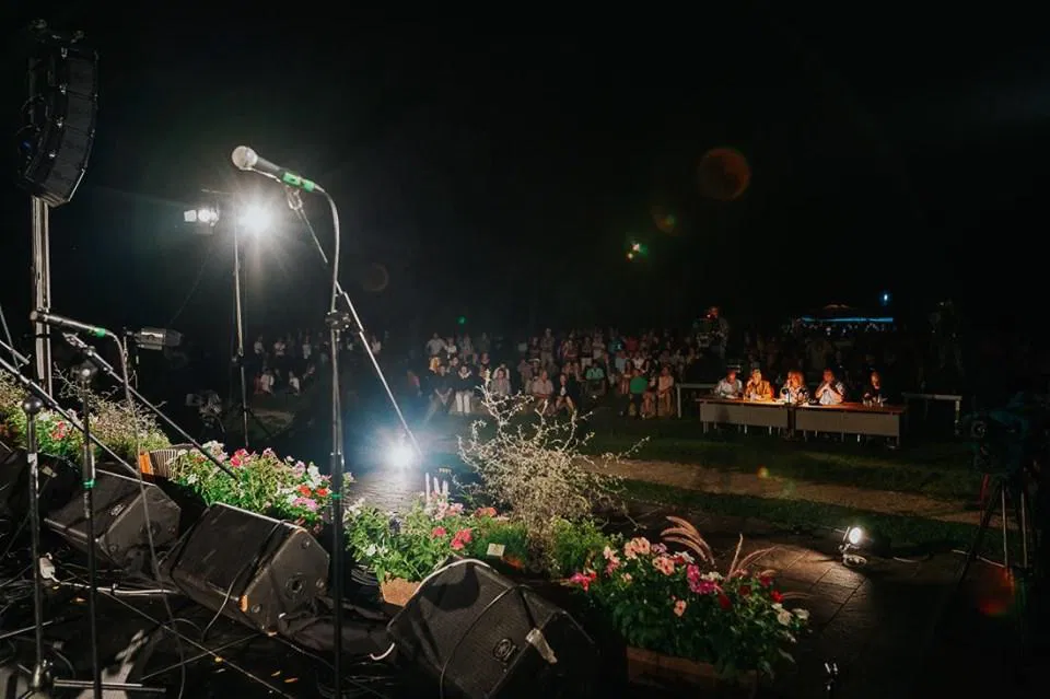 3. festival Guštanj napoveduje vrhunsko glasbo, okusno "koroško košto", pravo "gavdo", z malo sreče pa lahko osvojite tudi Citroën ali Peugeot