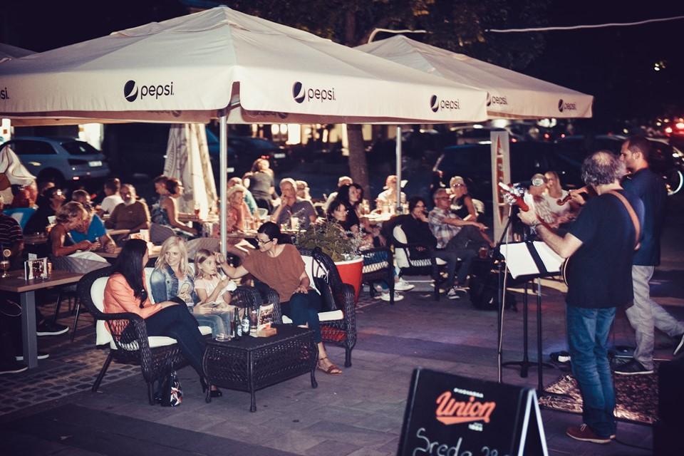 V preteklih dneh so nas v okviru Poletja v mestu zabavali DJ Pipileto, Nuša Derenda in Suha Južina (FOTO)