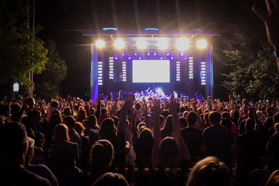 Europark Maribor vabi na navdihujoče rojstnodnevno praznovanje s torto velikanko, popusti in glasbenimi gosti