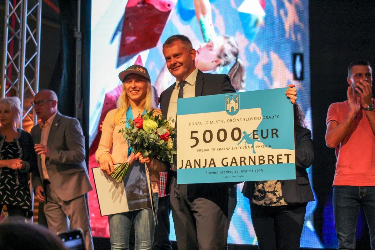 V Slovenj Gradcu pripravili slavnostni sprejem za Janjo Garnbret (FOTO in VIDEO)