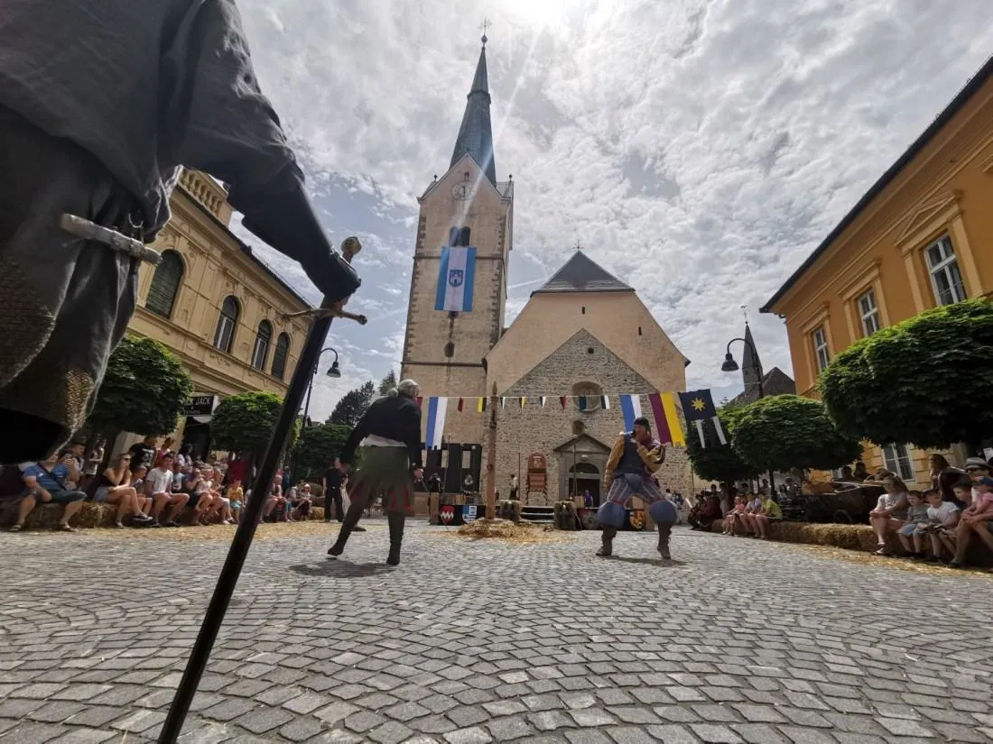 S kolesom v mesto - spodbujanje trajnostne mobilnosti in oživljanje aktivnosti v mestnem jedru Slovenj Gradca