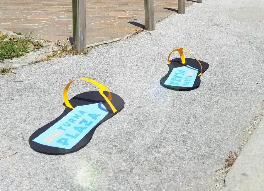 Kulturna plaža: spočijmo si noge v Kulturnem centru Ravne