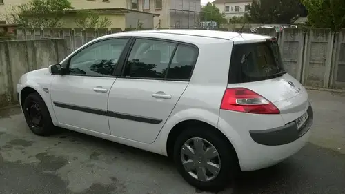Bi kupili rabljen avto? Zdaj imate priložnost. Finančna uprava prodaja rabljena vozila