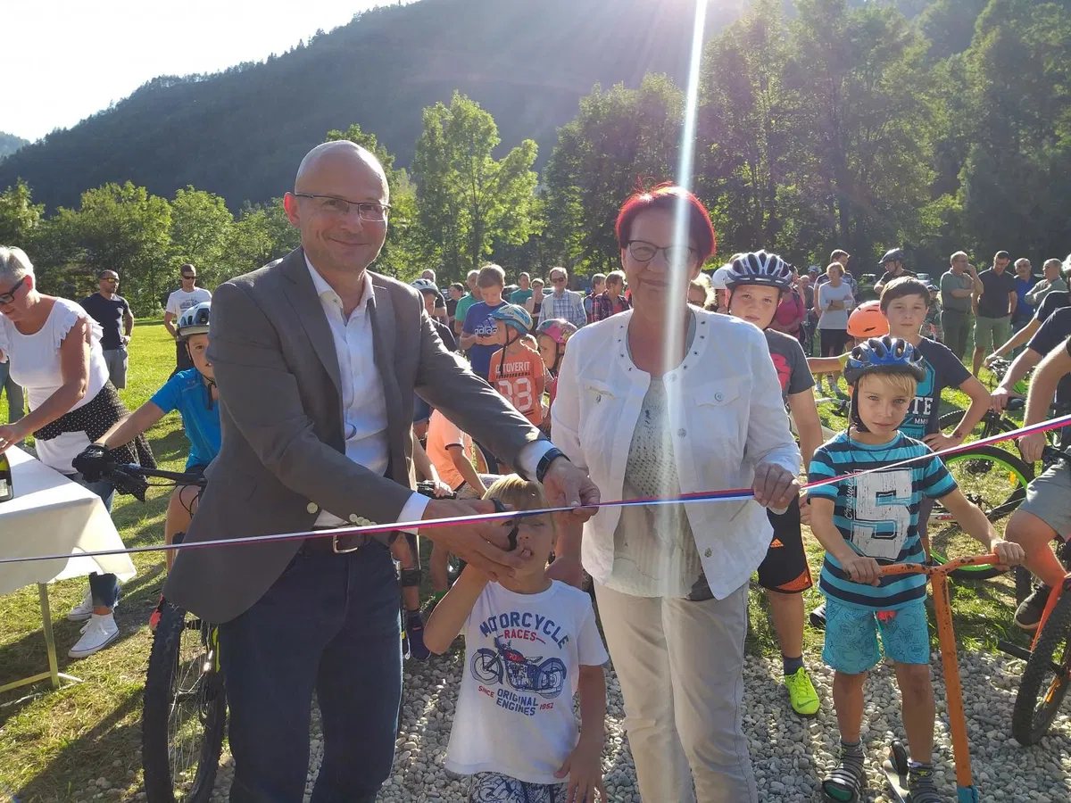 Občina Črna bogatejša za kolesarski poligon »pumptrack« (VIDEO in FOTO)