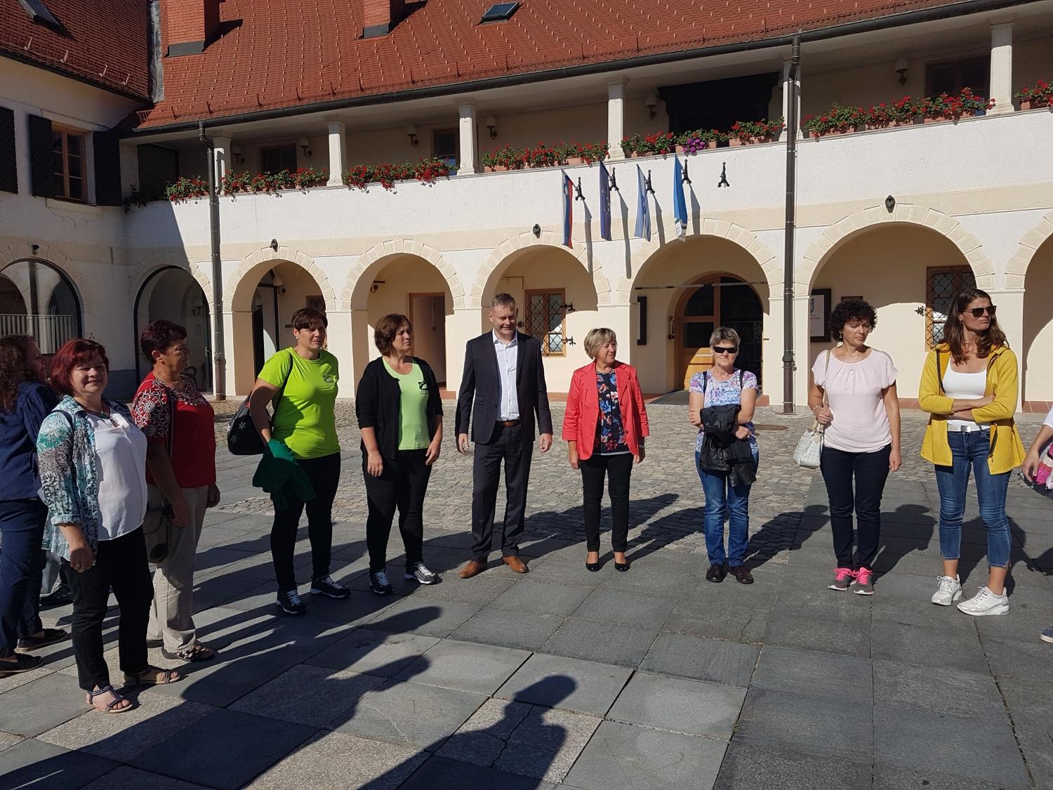 "Upam, da zmaga ostane na Koroškem," je dejal Slovenjgraški župan ob sprejemu kandidatov za mlado kmetico in gospodarja (VIDEO in FOTO)