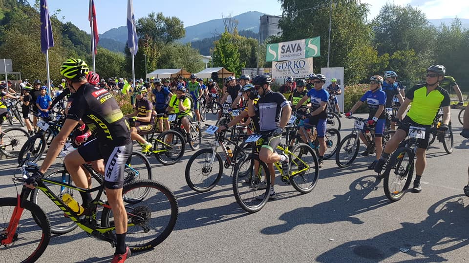 Na prireditvi »S kolesom okoli Uršlje gore 2019« uživalo 155 kolesarjev, ki jih je spremljala množica navijačev (FOTO)