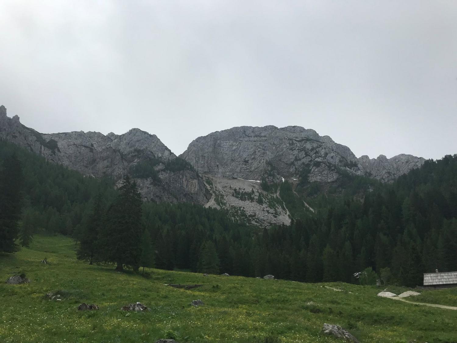 Na območju Raduhe našli mrtvega planinca