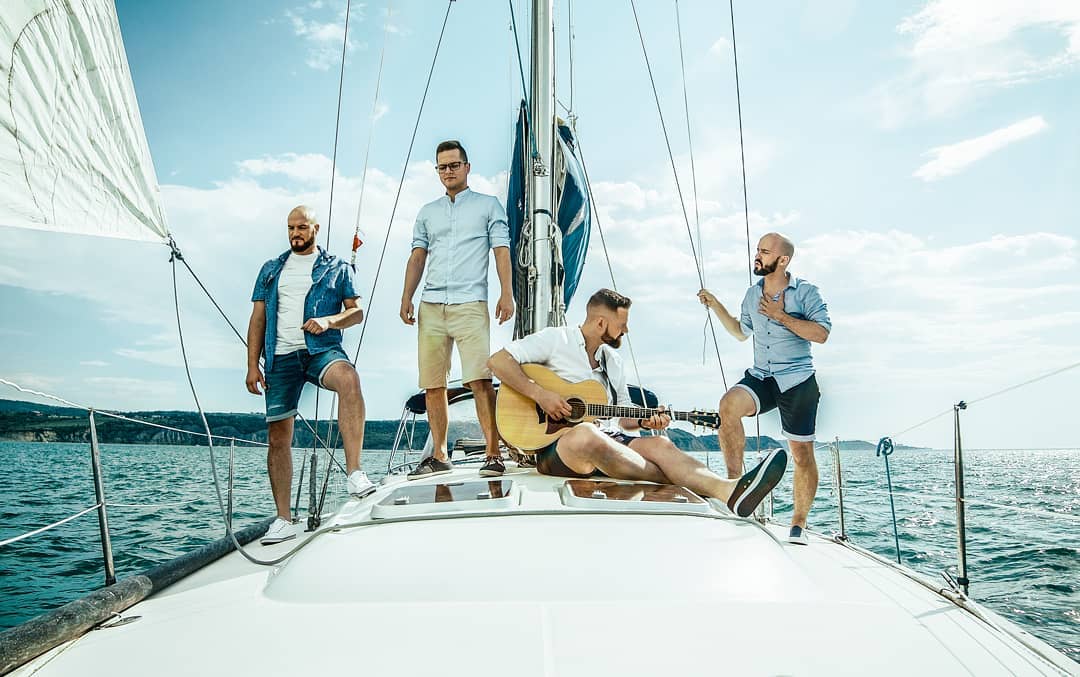 Na Prevalje prihajajo Kvatropirci, ki vas bodo očarali s svojim glasom in stasom