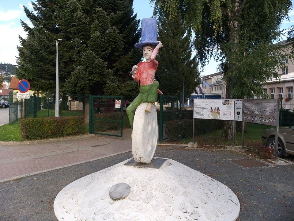 Podarite rabljene knjige. Prevaljski šolarji bodo hvaležni