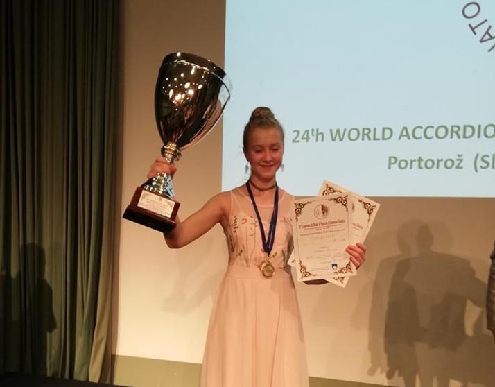 Danaja Grebenc ponovno absolutna mladinska svetovna prvakinja (FOTO)