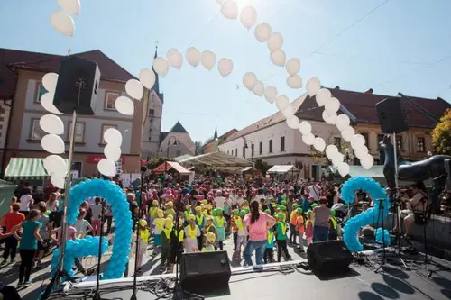 Letošnji svetovni dan miru in 21. Mirovniški festival s sloganom "Pogovarjaj se z mano"