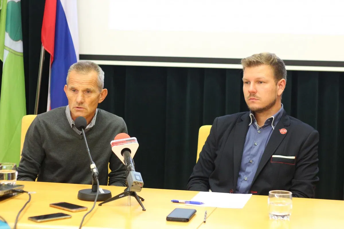 Korošci pripravljeni na morebitno referendumsko pobudo, s katero želi Kovačič izpodbijati poroštveni zakon za drugi tir in tretjo razvojno os