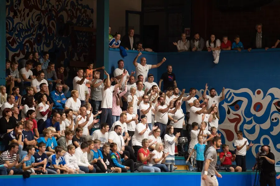 Sproščajo se vsa športna tekmovanja, dovoljena bo prisotnost gledalcev, vendar pod določenimi pogoji