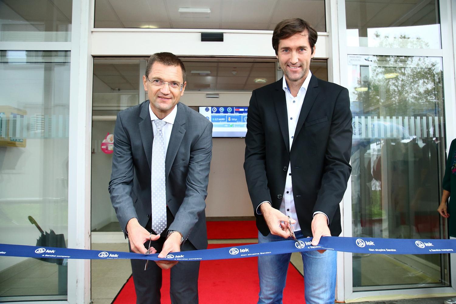 V Leku odprli nove razvojne laboratorije, v katerih bodo razvijali tudi zahtevne trdne in sterilne farmacevtske oblike za zdravljenje onkoloških obolenj (FOTO)