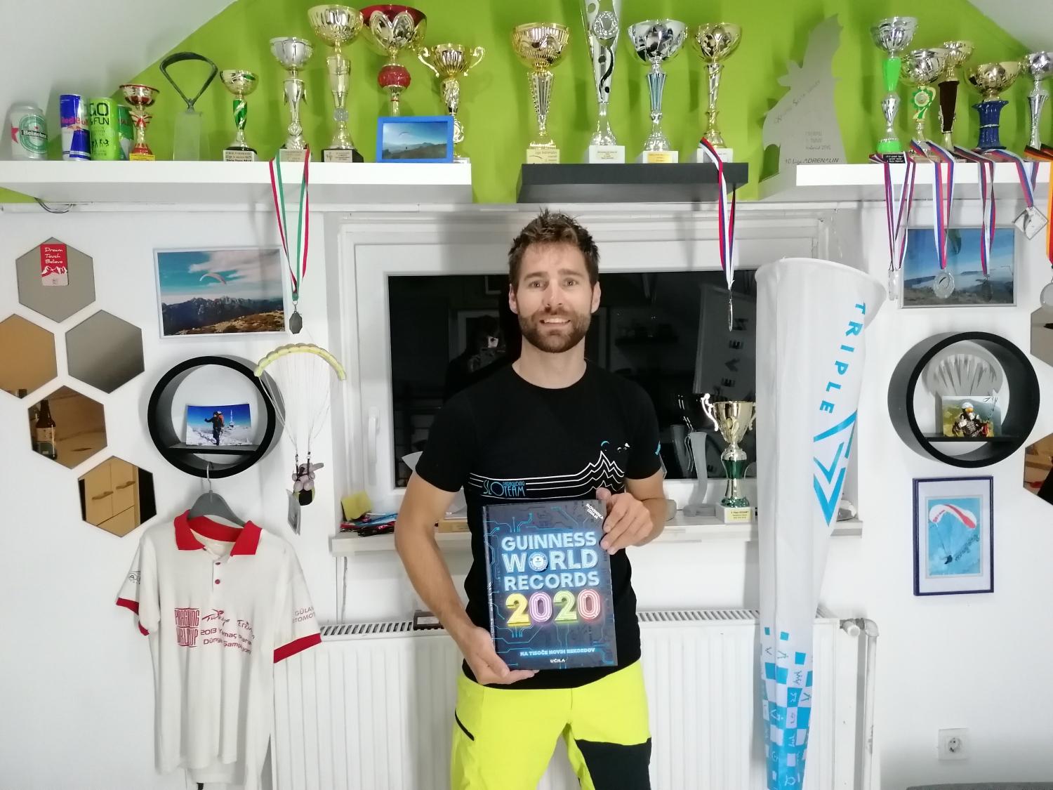 V Guinnessovo knjigo rekordov poletel tudi Korošec (FOTO)