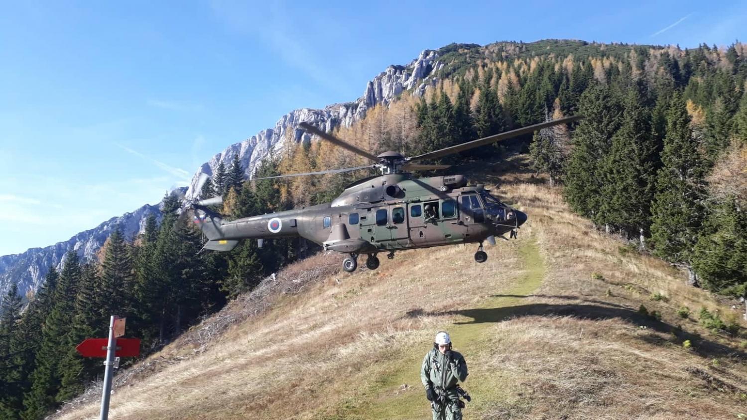 Slovenska vojska pomagala mežiškim planincem (FOTO)