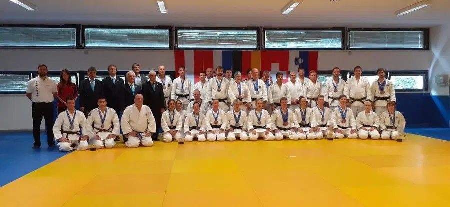 Slovenska ekipa osvojila srebro na mednarodnem judu turnirju na Ravnah, uspešni tudi Korošci (FOTO)