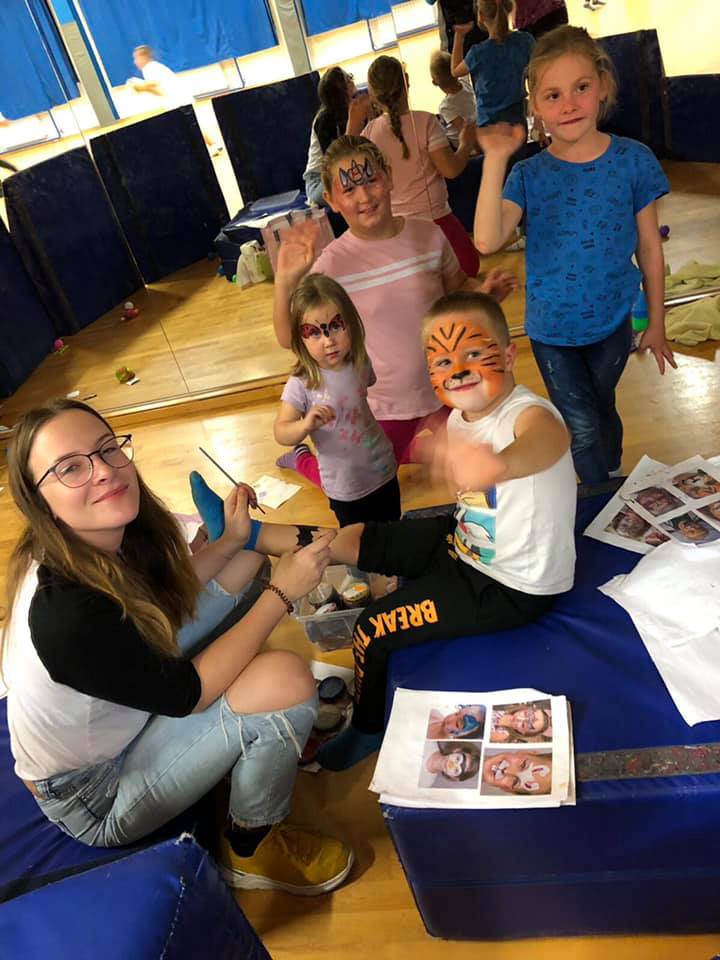 RK Slovenj Gradec 2011 z lepo gesto pripomogel k zdravljenju malega navijača Jakija, ki trpi za hujšo obliko cerebralne paralize (FOTO in VIDEO)