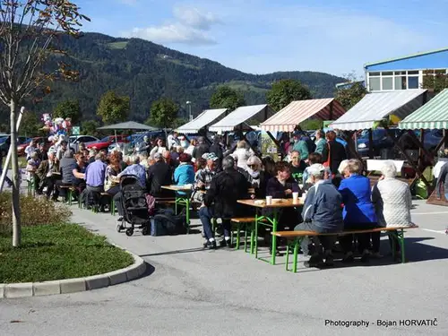 Ob zlato obarvani nedelji so pripravili že tradicionalno prireditev Zlata jesen Dravograda (FOTO)