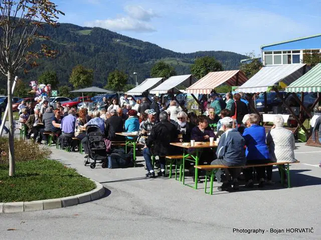 Ob zlato obarvani nedelji so pripravili že tradicionalno prireditev Zlata jesen Dravograda (FOTO)